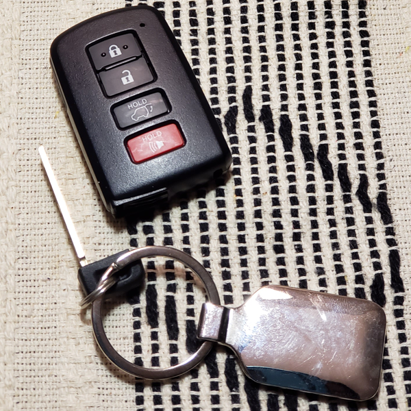 토요타 RAV4 스마트키 배터리 교체 방법 (3분 컷)