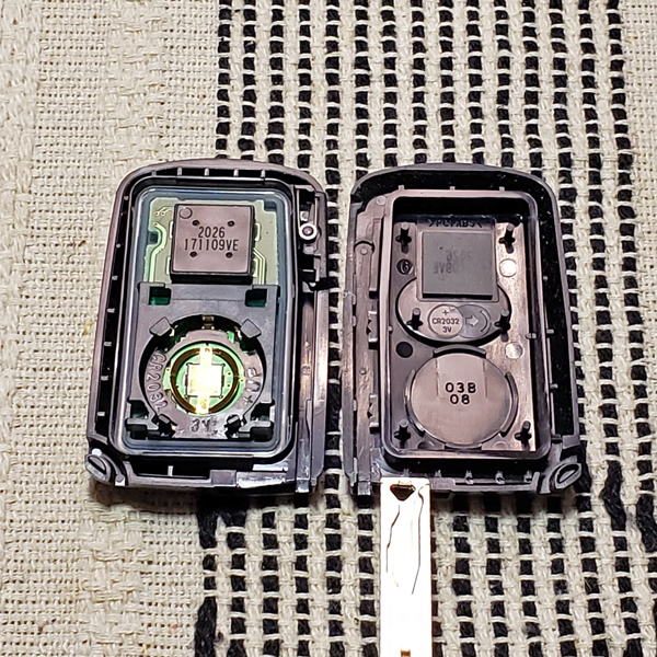 스마트키 케이스 분리 모습