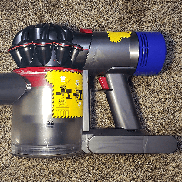 다이슨 Dyson V8 animal 무선 청소기 모터 헤드 및 먼지통 청소하기